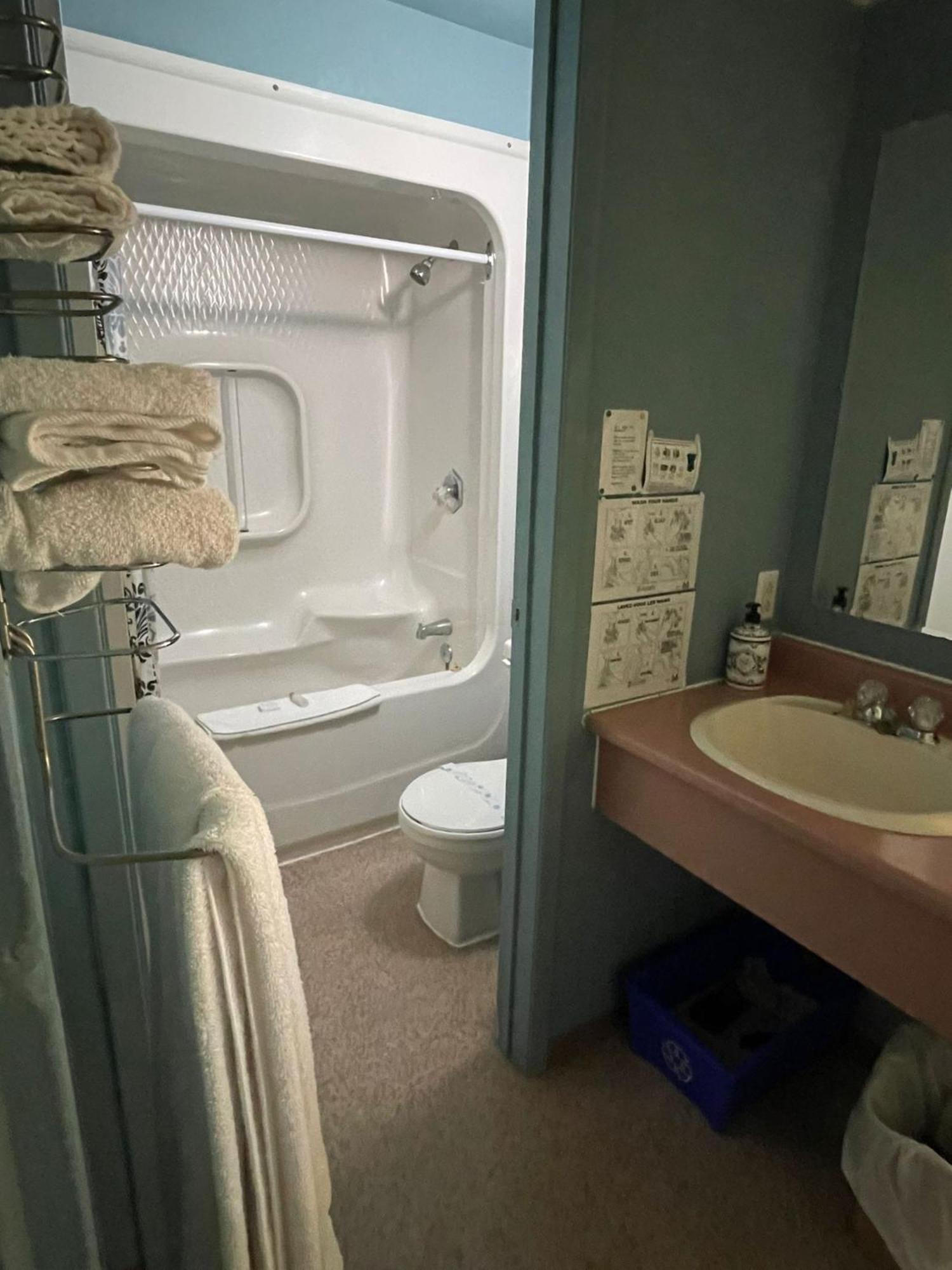 Earlton Motel Εξωτερικό φωτογραφία
